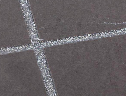 美縫劑粘在手上怎么辦