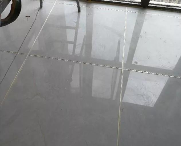 白色瓷磚配什么顏色美縫