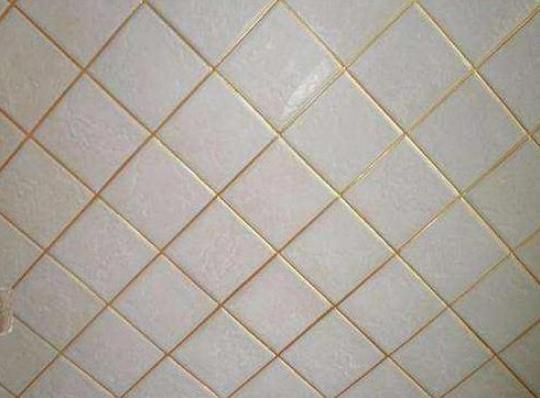 裝修封邊處理多余的美縫劑代替玻璃膠，省錢還漂亮(圖1)