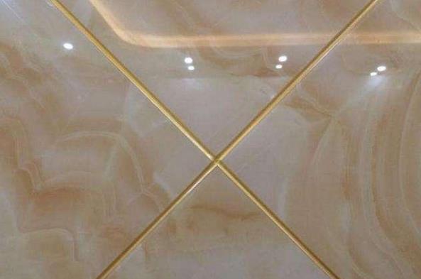 業(yè)主要學(xué)會(huì)美縫驗(yàn)收方法，少花冤枉錢(圖1)