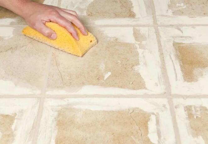 環(huán)氧彩砂美縫，清理殘留是個(gè)大問題(圖1)