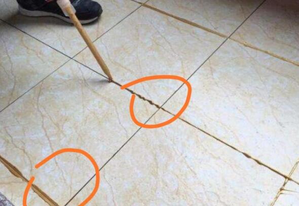 美縫劑施工不要盲目選金色，選錯顏色毀瓷磚(圖1)
